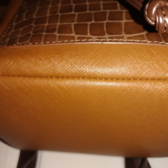 FINAL MARKDOWN Ariella Leather backpack - Picture 3 of 13